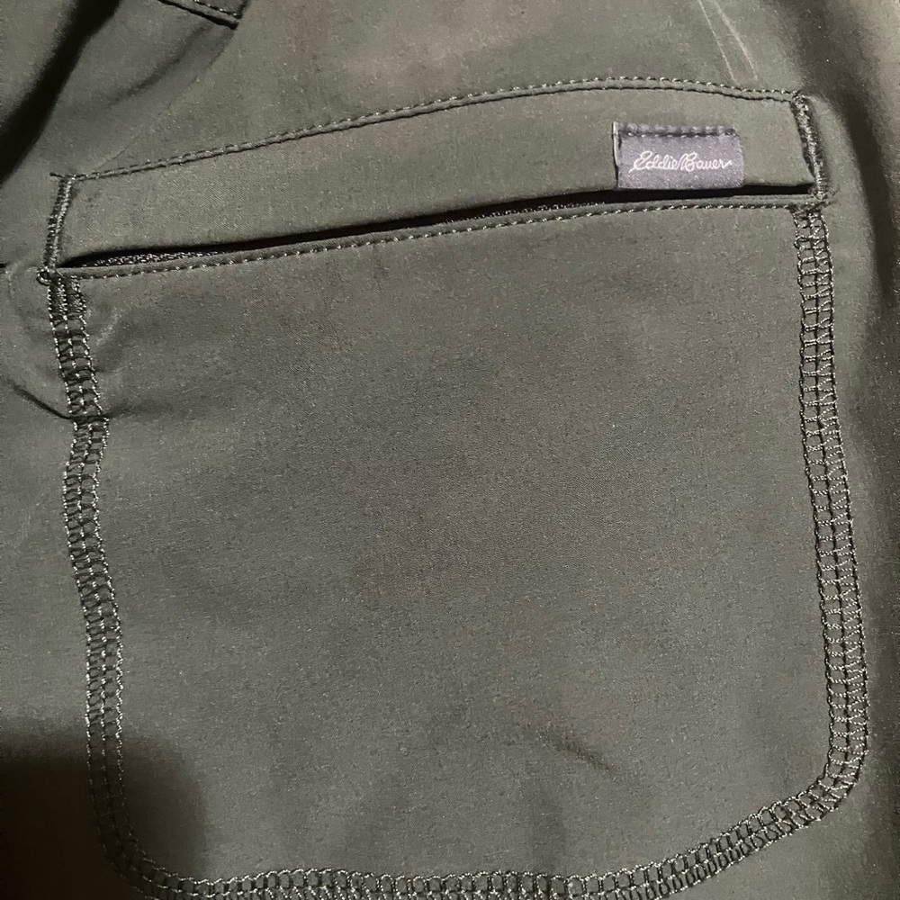 Eddie Bauer woman’s lined Pants with 3 zipped pockets. - Picture 4 of 6